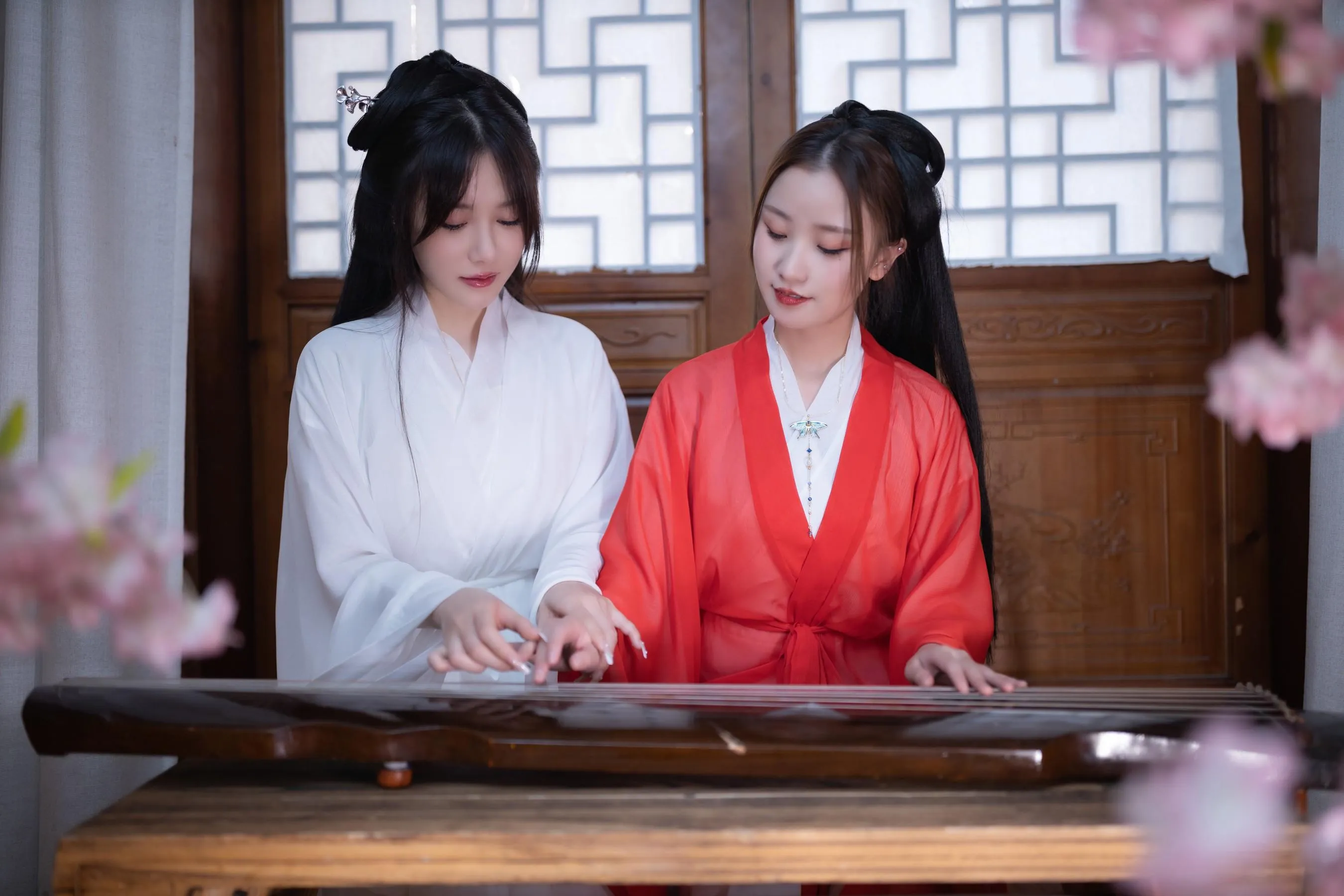 NO.0028 秀人名模鱼子酱Fish内部私购未上架《双女古装剧情》写真 [67P]插图5